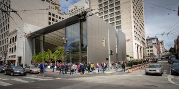 Apple hits 1 billion iPhone sales