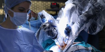 Full metal scrubs: IT security for surgical robots could save your life