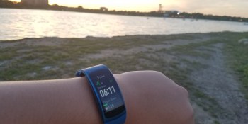 Samsung’s Gear Fit 2 could replace your old fitness band
