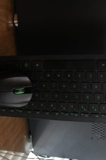 The keyboard and mouse on the charging dock.