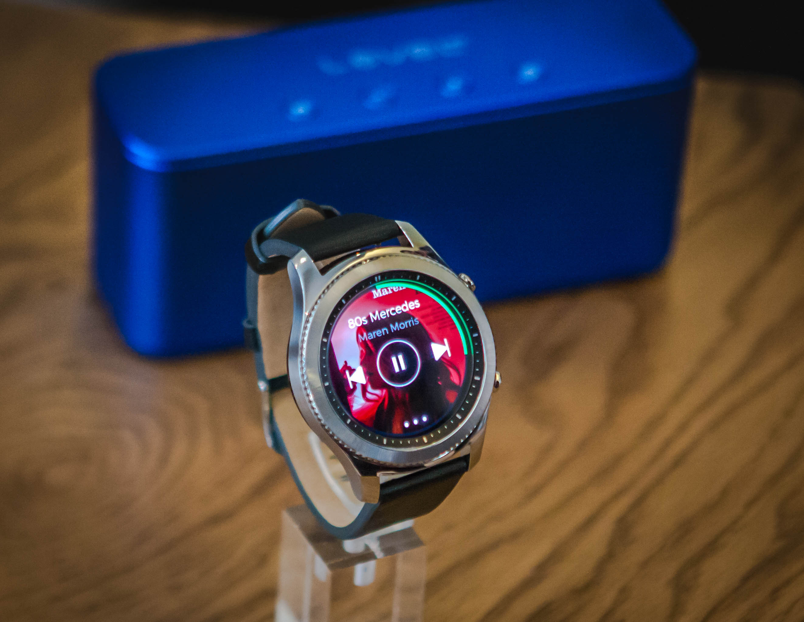 Playing Spotify music through the Samsung Gear S3 smartwatch