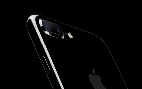 A promotional photo of the iPhone 7 Plus