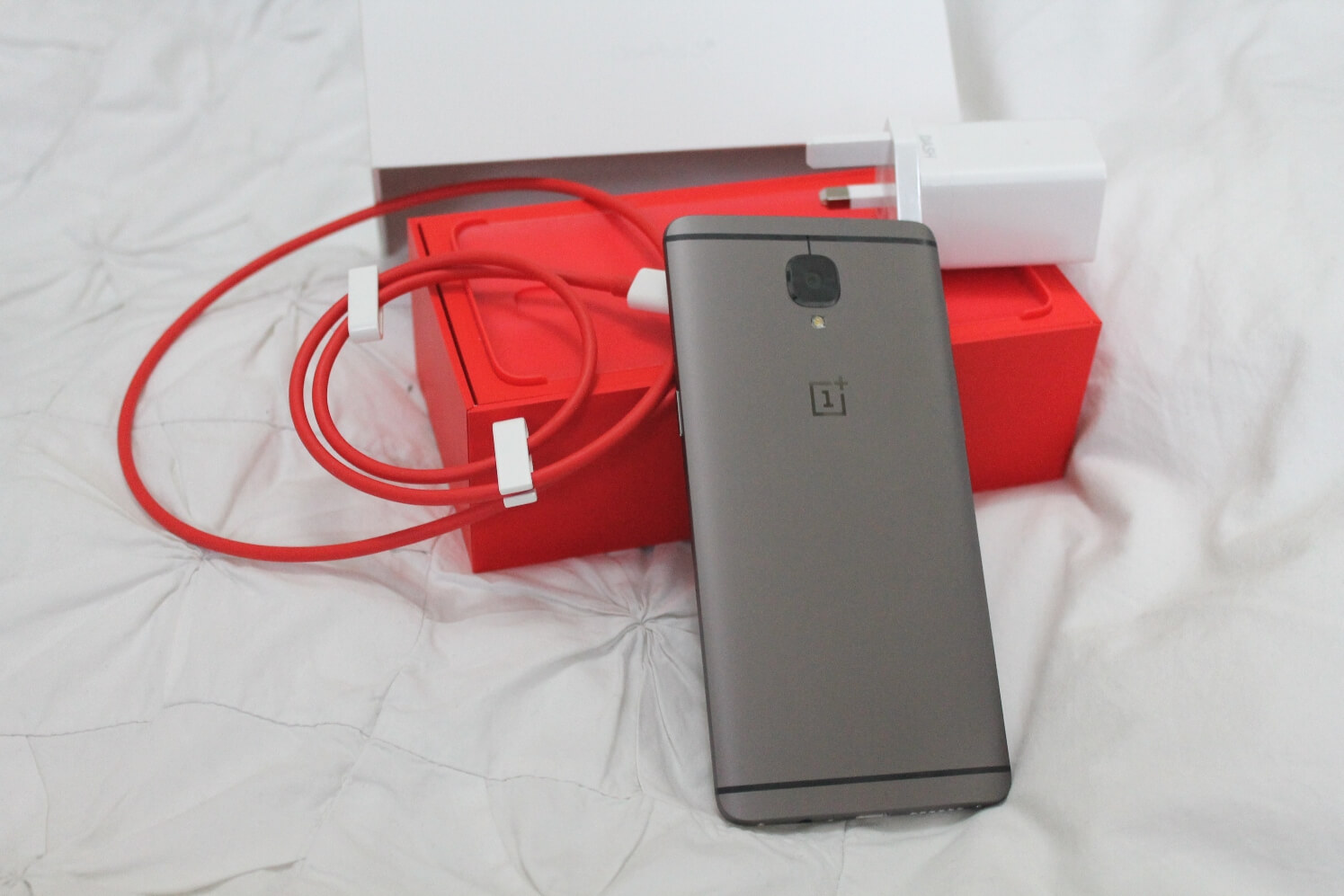 OnePlus 3T: In the box