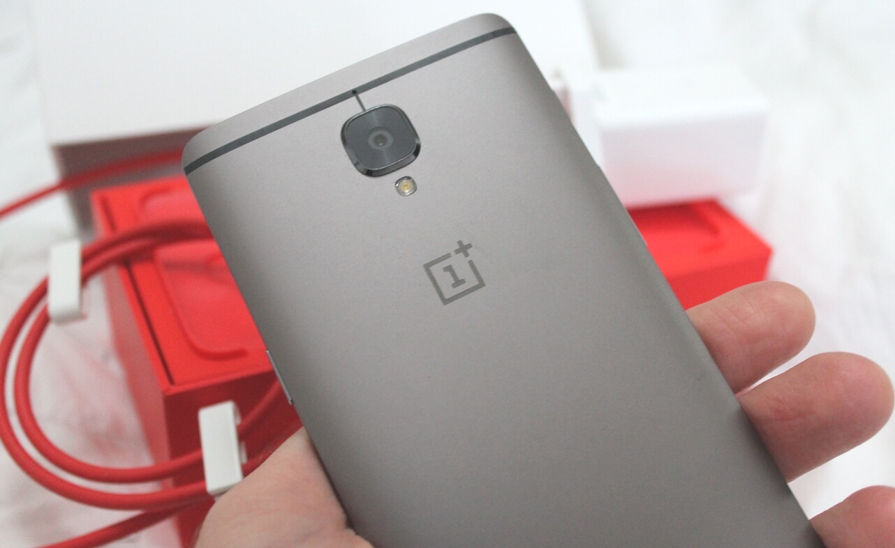 OnePlus 3T: Gunmetal gray