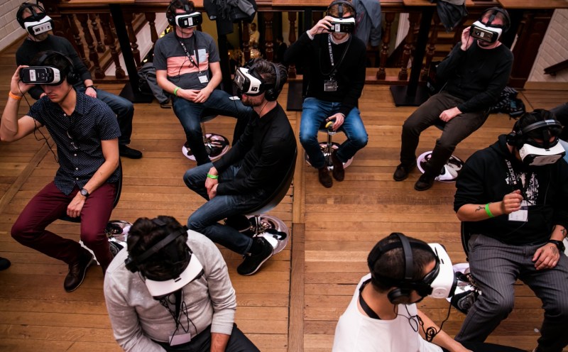 VR Days Europe attendees in demo mode