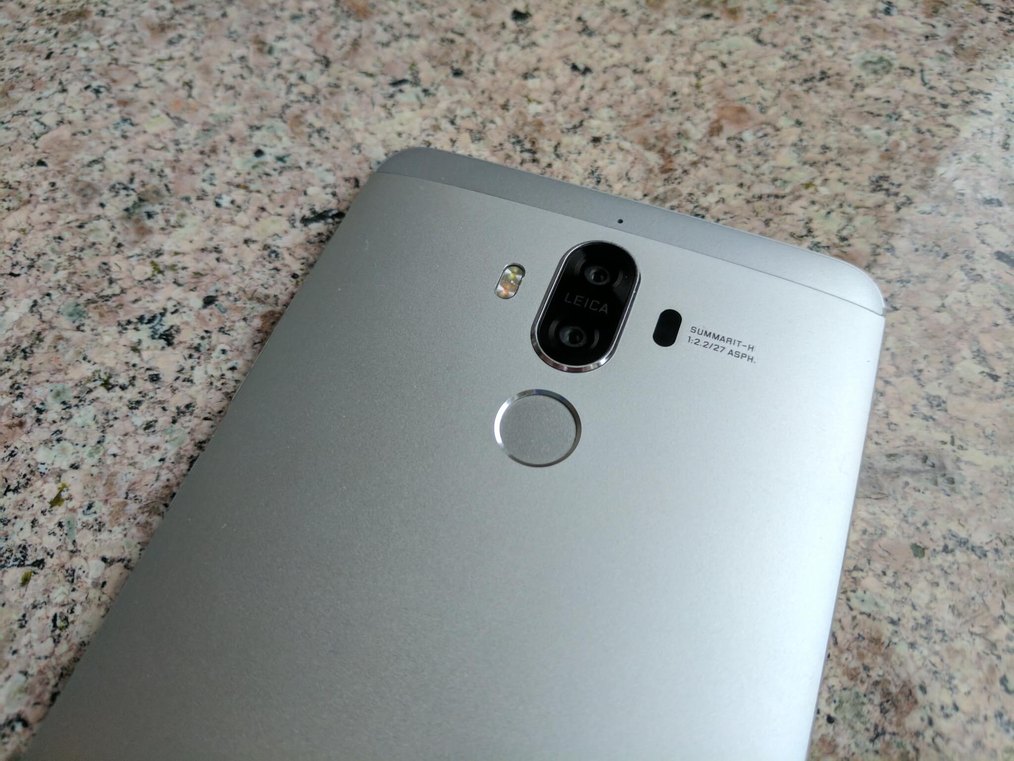 Dual cameras on the back of the Huawei Mate 9.