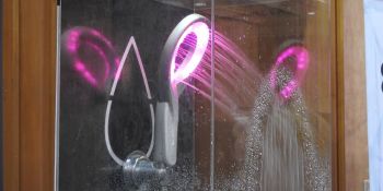 Hydrao Loop is a smart showerhead that saves you water