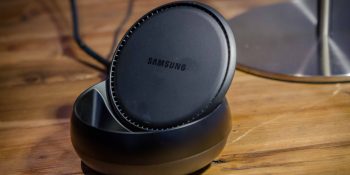 Samsung’s DeX dock turns the Galaxy S8 into a PC