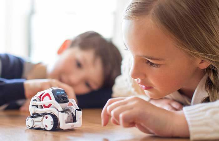 Anki experimented with different sizes for Cozmo and found that smaller prototypes were perceived as more cute and lifelike. Image Credit: Anki, Inc / Leah Verwey.