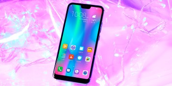 Huawei launches Honor 10 flagship smartphone with AI camera