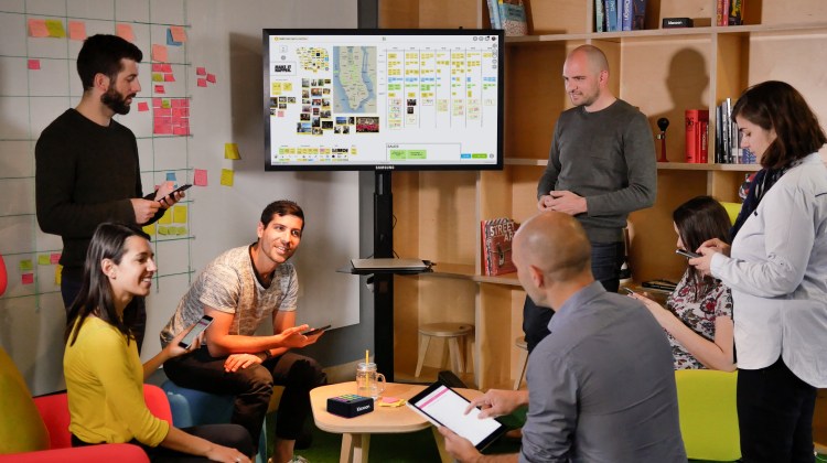A Klaxoon brainstorm session. 