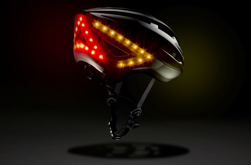 Lumos' smart helmet has turn signals that you can operate with hand gestures.