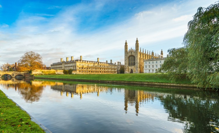 Clare & King's College with beautiful sky at sunrise in Cambridge, UK