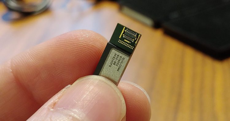 Qualcomm's new QTM052 millimeter wave 5G antenna module.