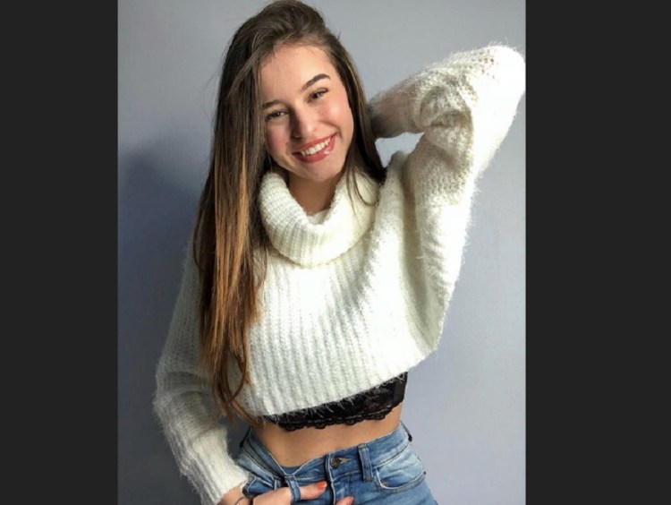 Lea Elui, 17, raised $50,000 for her first year of college in Triller.