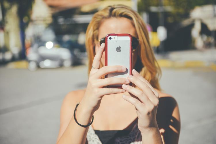 Is the selfie an endangered s