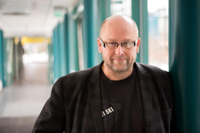 Dr. Ari Pouttu, professor at the University of Oulu
