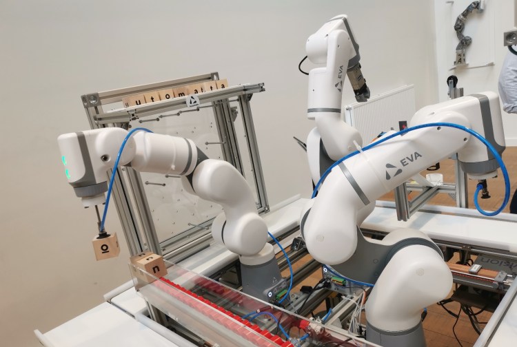 Automata: A team of Eva robots