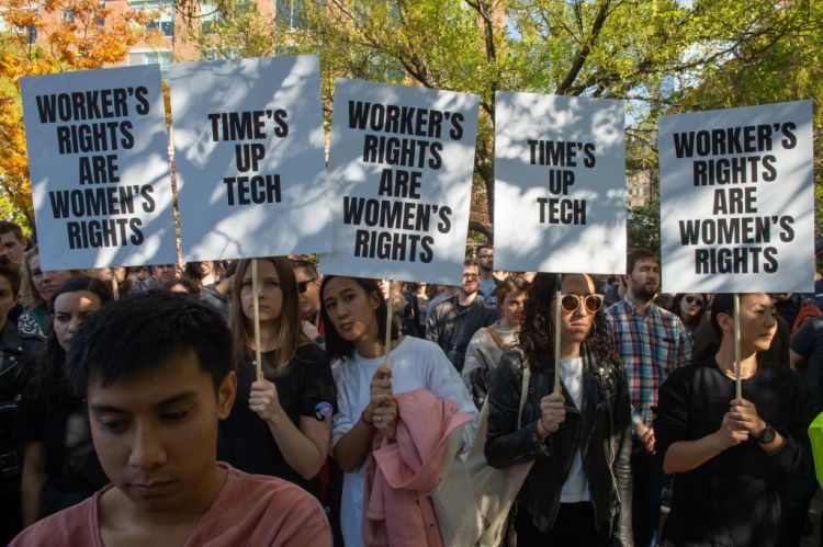 Google employees stage a walkout on November 1, 2018, in New York, over sexual harassment. - A Google Walkout For Real Change account that sprang up on Twitter on October 31 called for employees and contractors to leave their workplaces at 11:10am local time around the world on Thursday. Tension has been growing over how the US-based tech giant handles sexual harassment claims. (Photo by Bryan R. Smith / AFP)        
