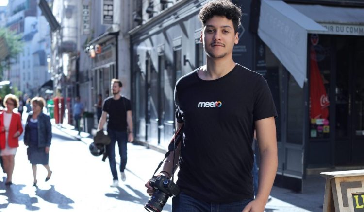 A Meero photographer roams the streets.