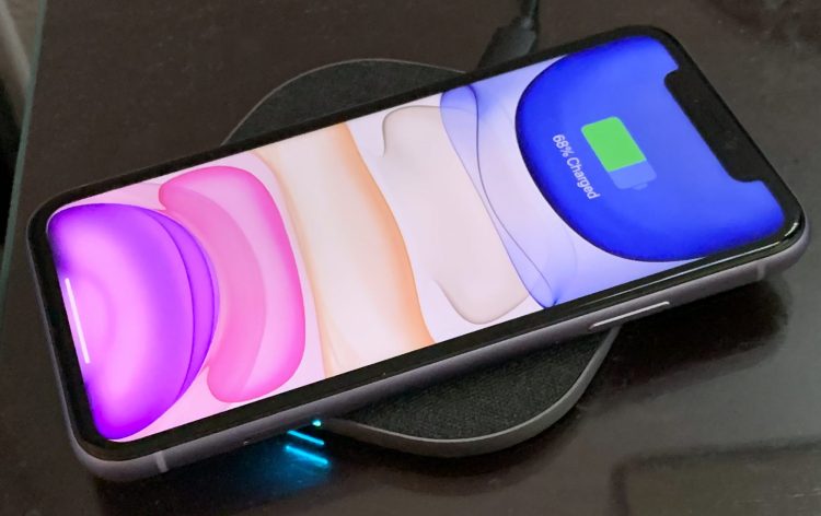 Totalee is one of many companies now offering attractively minimalist Qi wireless chargers that work with iPhones.