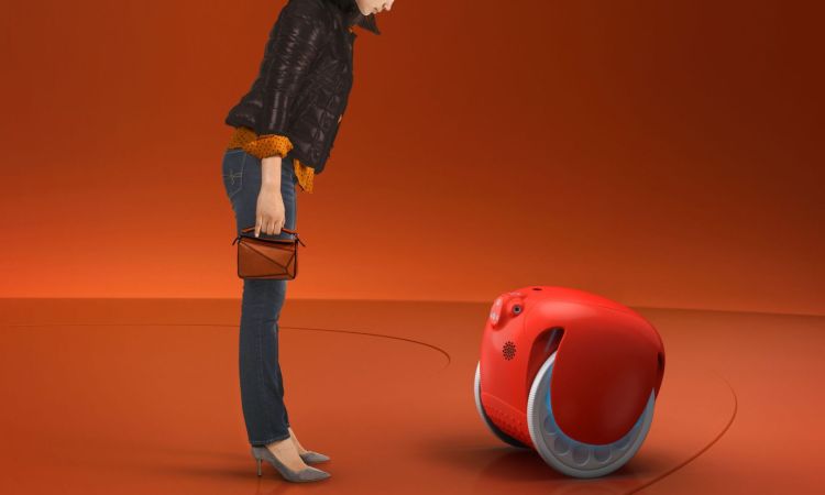 Piaggio's Gita robot
