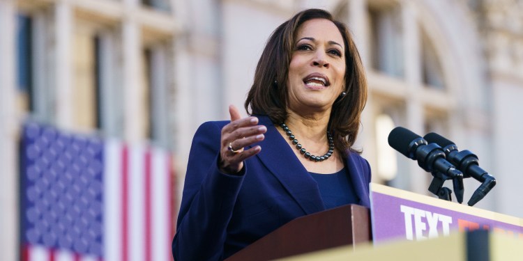 OAKLAND, CA - JANUARY 27: Senator Kamala Harris (D-CA) speaks to her supporters during her presidential campaign launch rally in Frank H. Ogawa Plaza on January 27, 2019, in Oakland, California. Twenty thousand people turned out to see the Oakland native launch her presidential campaign in front of Oakland City Hall. (Photo by Mason Trinca/Getty Images)