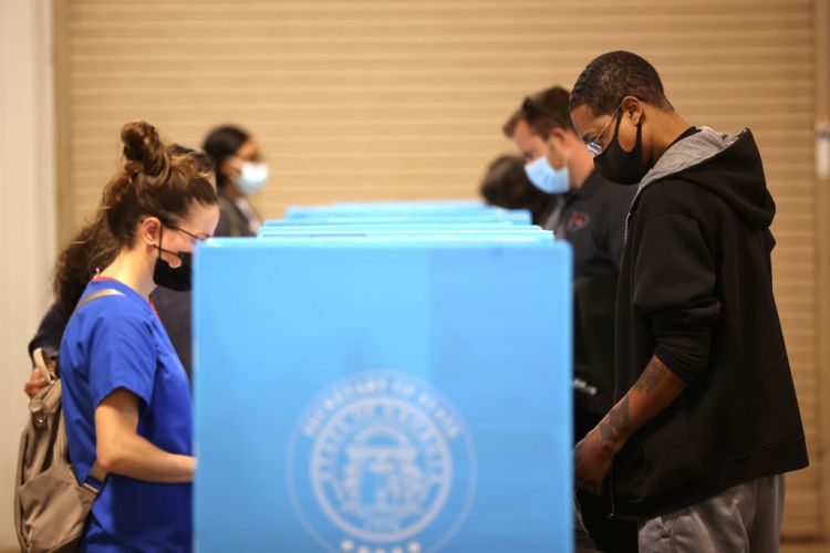 People voting