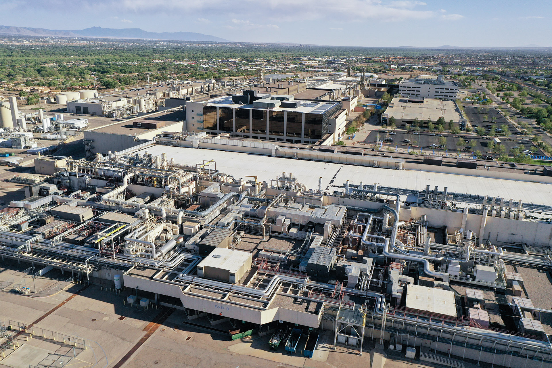 Intel’s New Mexico fab develops and manufactures technologies for packaging, memory, and connectivity, including silicon photonics.
