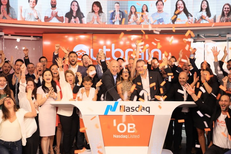 Outbrain celebrates its IPO.